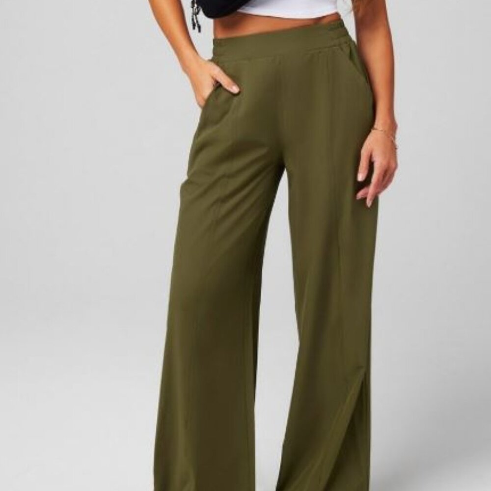Fabletics Downtown Wide Leg Pants - utility green - size small